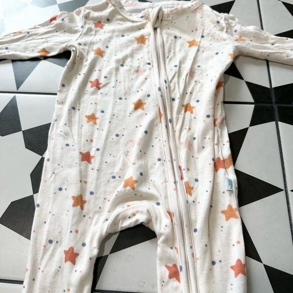 Posh Peanut Star Footie 0-3mo - Picture 4 of 5